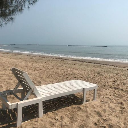 Loft Caravan Resort Haad Chao Samran Dış mekan fotoğraf