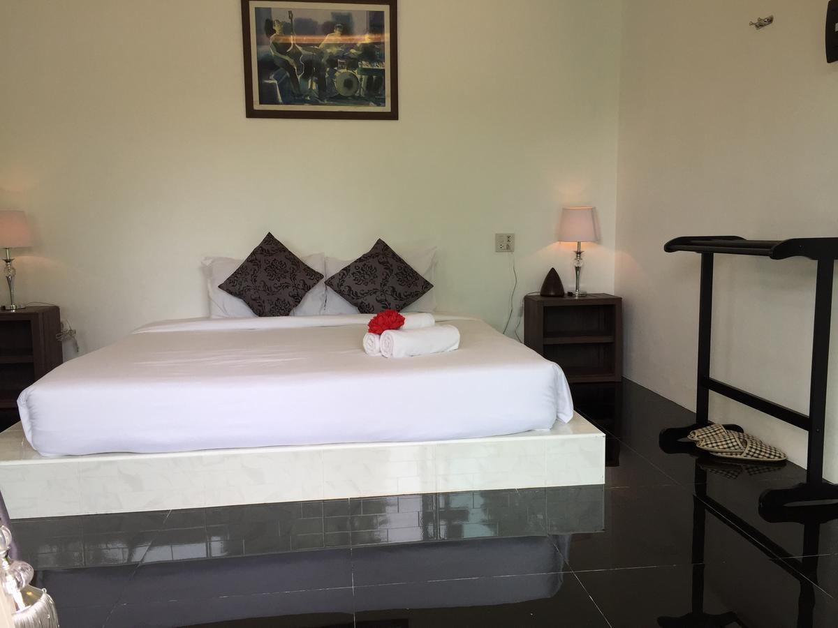 Loft Caravan Resort Haad Chao Samran Dış mekan fotoğraf