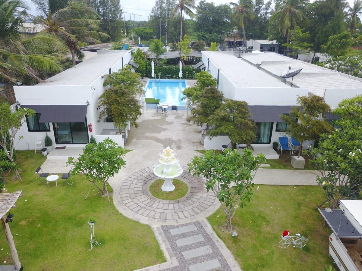 Loft Caravan Resort Haad Chao Samran Dış mekan fotoğraf