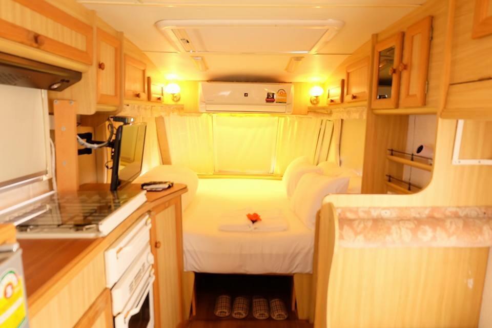 Loft Caravan Resort Haad Chao Samran Dış mekan fotoğraf