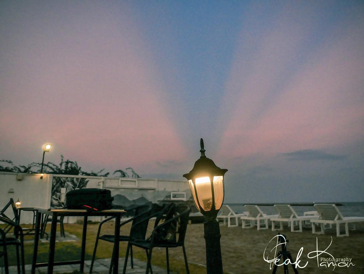 Loft Caravan Resort Haad Chao Samran Dış mekan fotoğraf